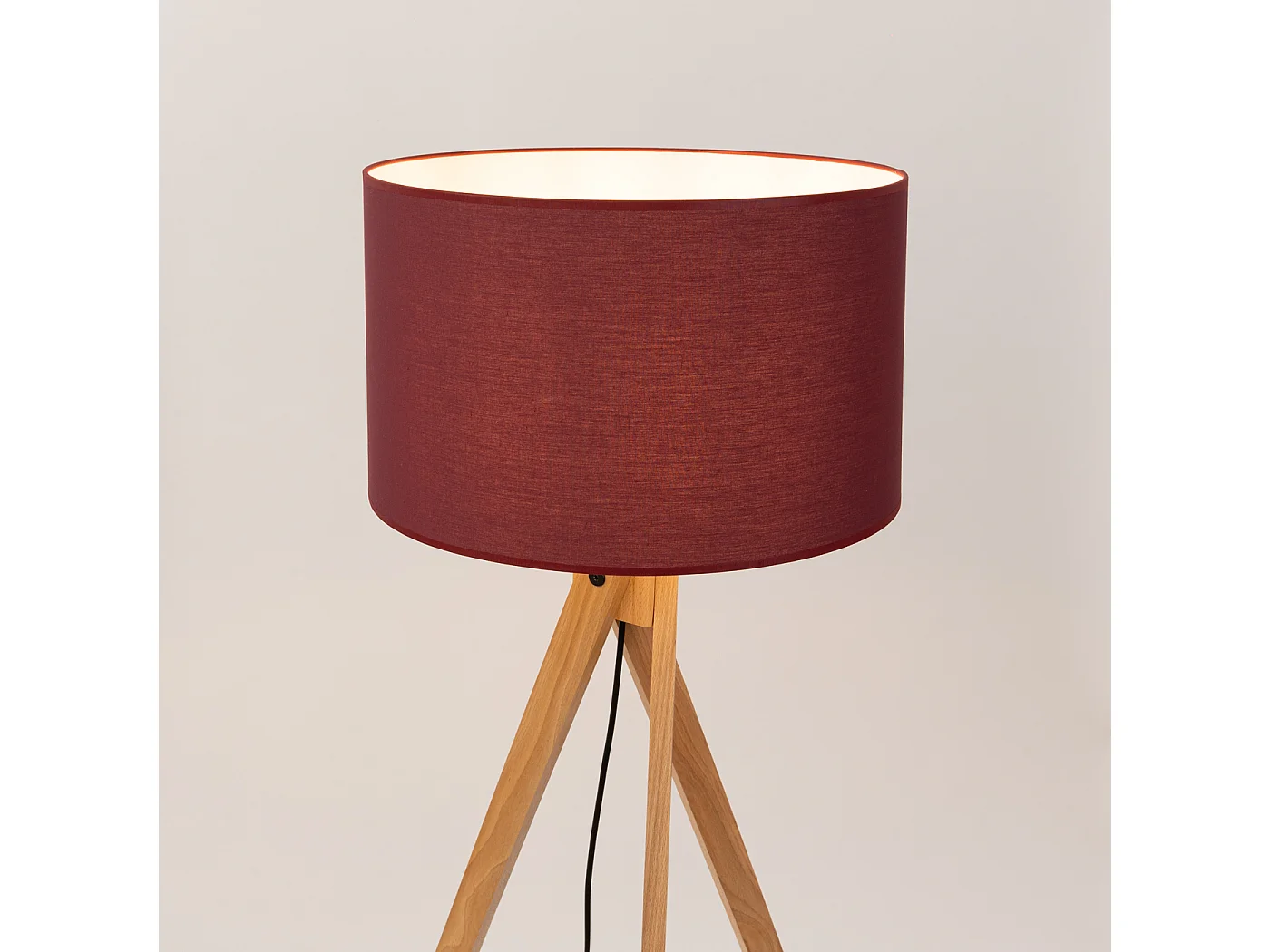 Candeeiro de pé Natt moderno, tecido/PVC/madeira - 1 lichtbronnen - L.77 x H.140 cm - Borgonha/madeira natural