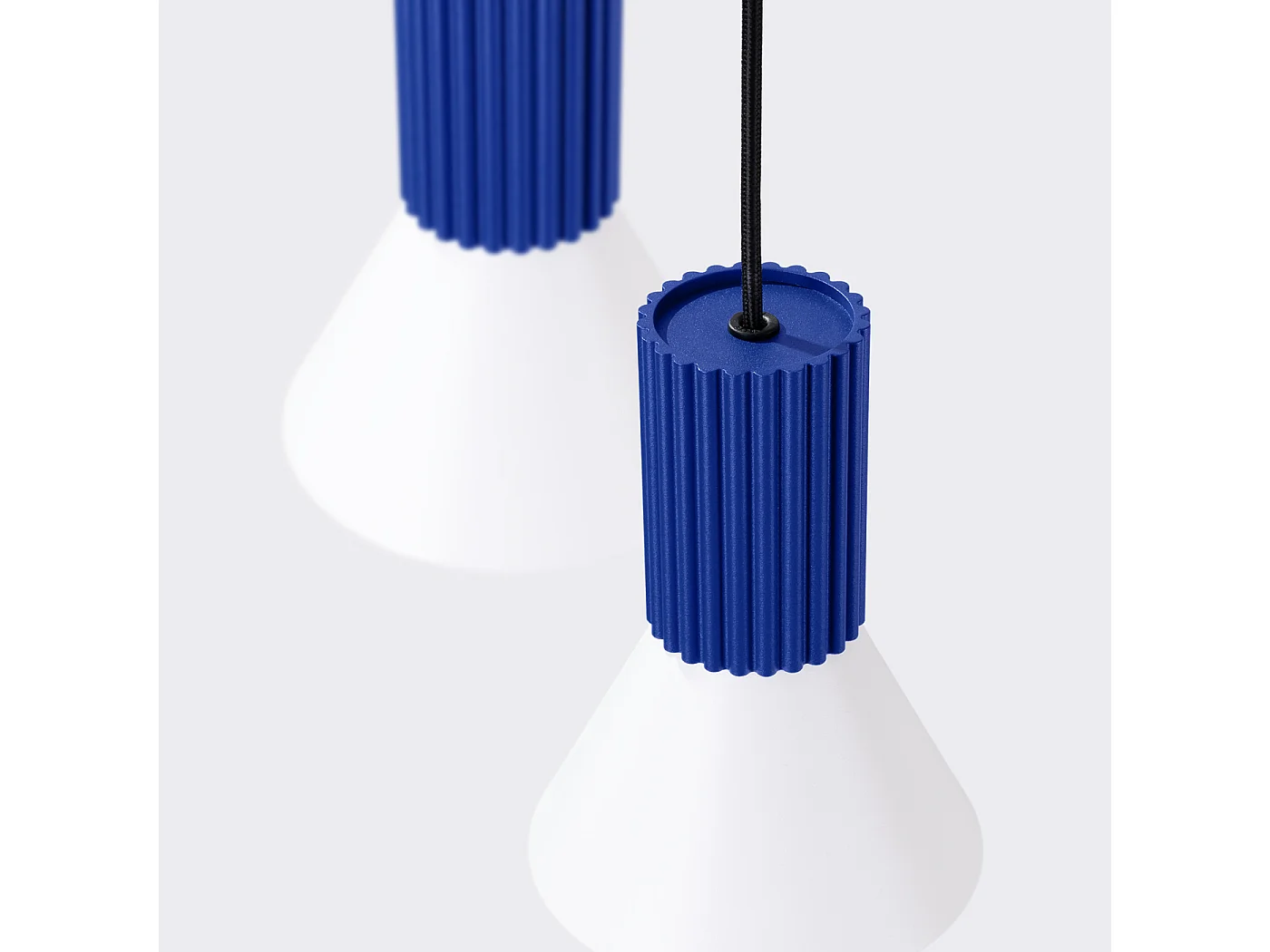 Lámpara colgante Estria desván de acero/aluminio - 3 fuentes luminosas - L.30 x A.120 cm - blanco/ultramar