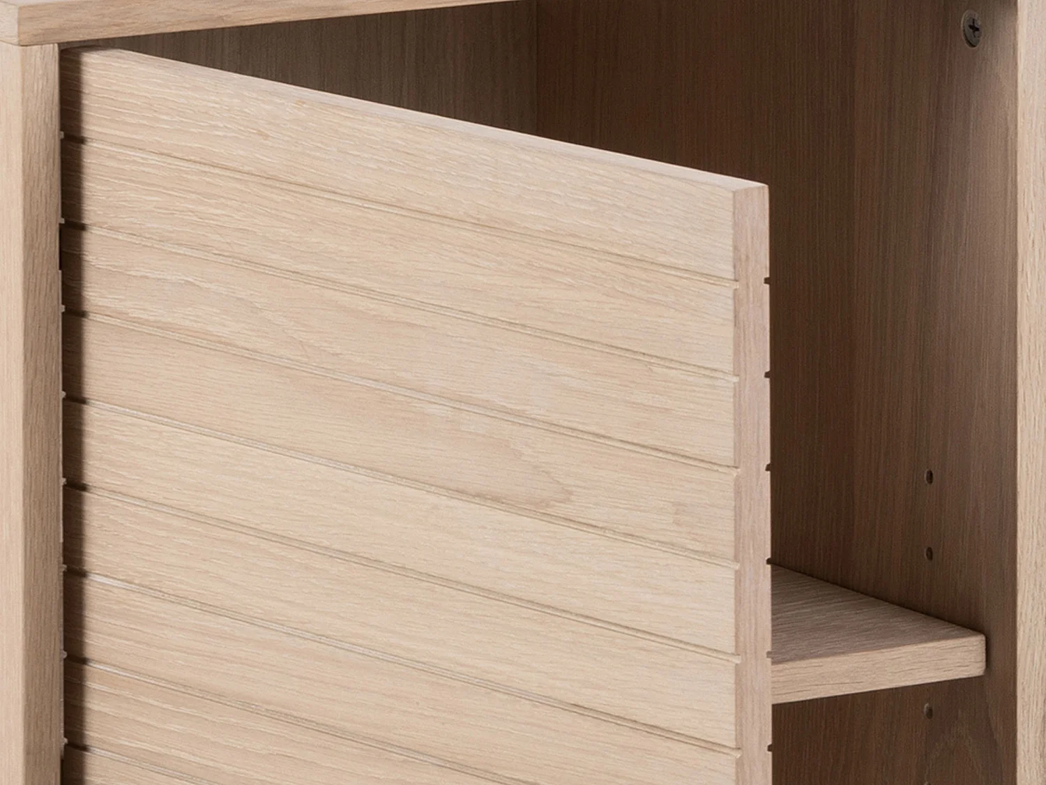 Komoda Cortina z frontem lamelowym, kolor dębowy bielony olejowany