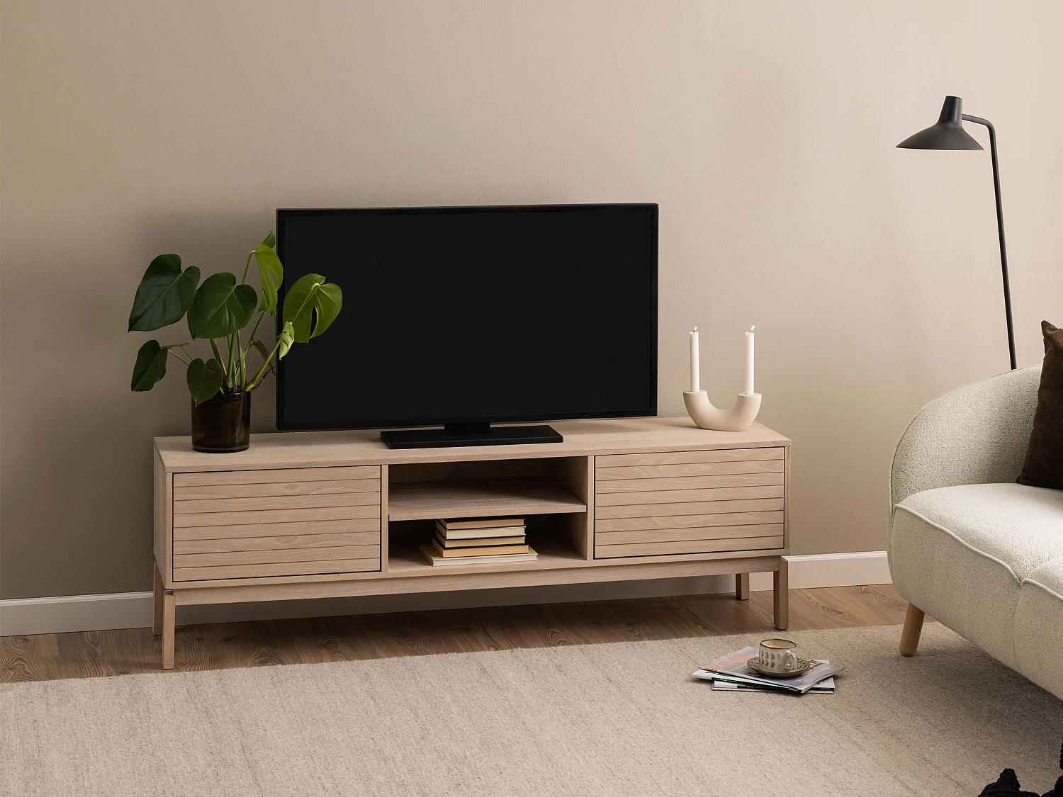 Szafka RTV Cortina 160 cm z frontem lamelowym, kolor dębowy bielony olejowany