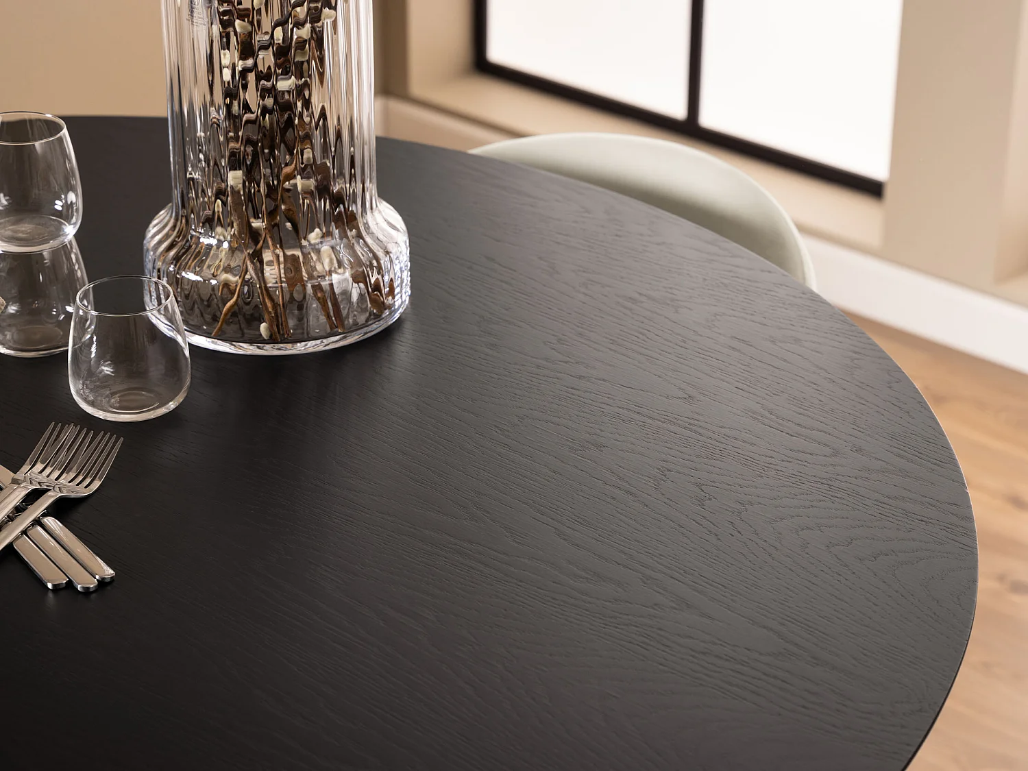 Stół okrągły Lumo 140 cm – styl skandynawski, kolor czarny matowy