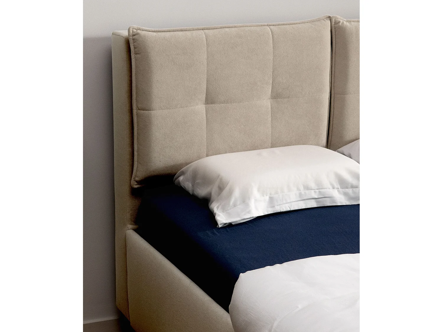 Lit capitonné 160x200 – dossiers rabattables – chenille hydrophobe – beige – BELLEO