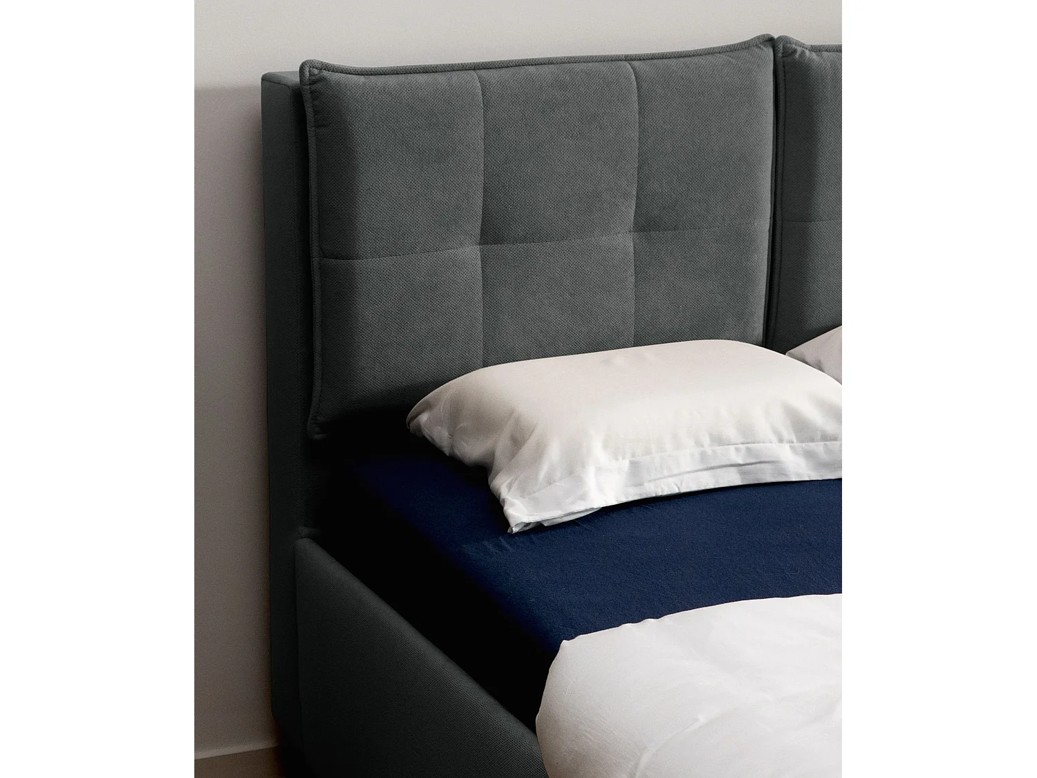 Gestoffeerd bed 160x200 met klaprugkussens – waterbestendige chenille – donkergrijs – BELLEO