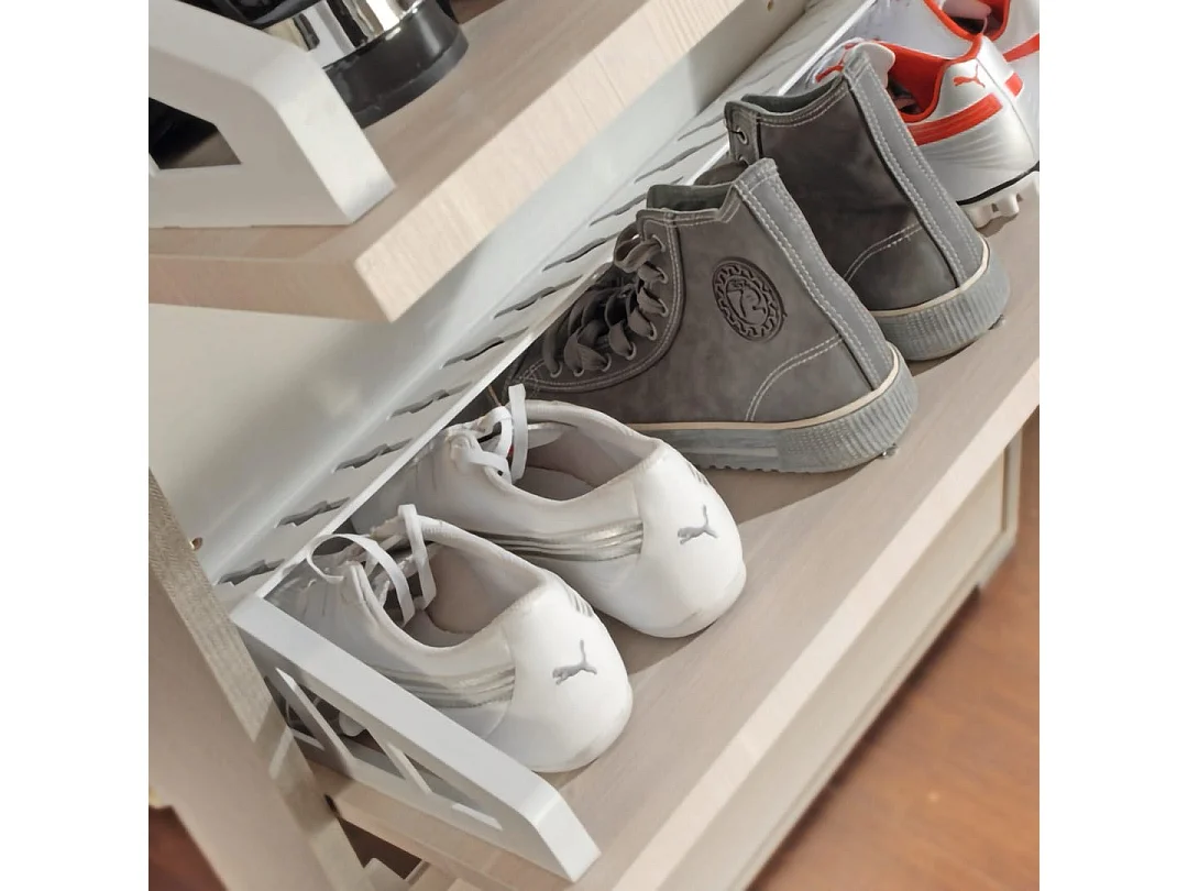 Étagère À Chaussures Peu Encombrante Derrière Une Porte À 5 Portes En Mélèze