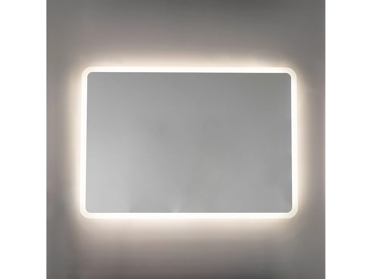 Miroir Avec Bords Sablés Et Éclairage A Led Intégré 100X70 Cm