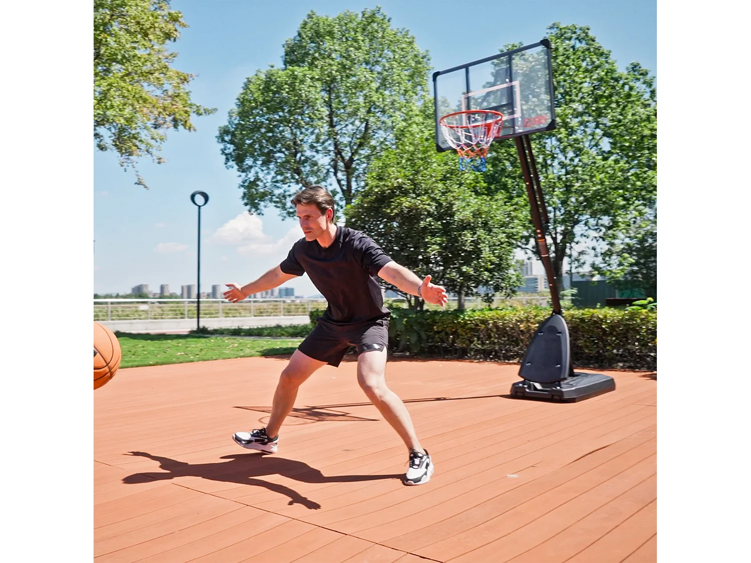 Canestro Basket in acciaio regolabile in Altezza e con ruote