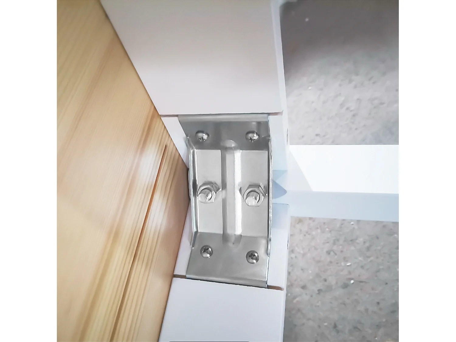 Tavolo da pranzo minimal 4 posti con piedini antiscivolo