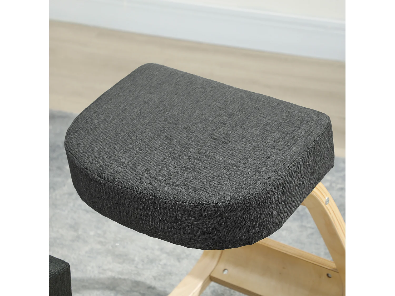 Sedia inginocchiatoio ergonomica in betulla e cuscino grigio