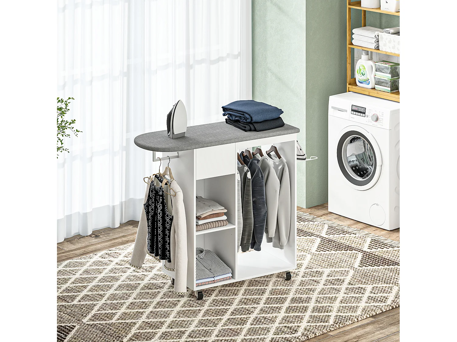 Mobile asse da stiro con ruote porta ferro e barra per abiti bianco