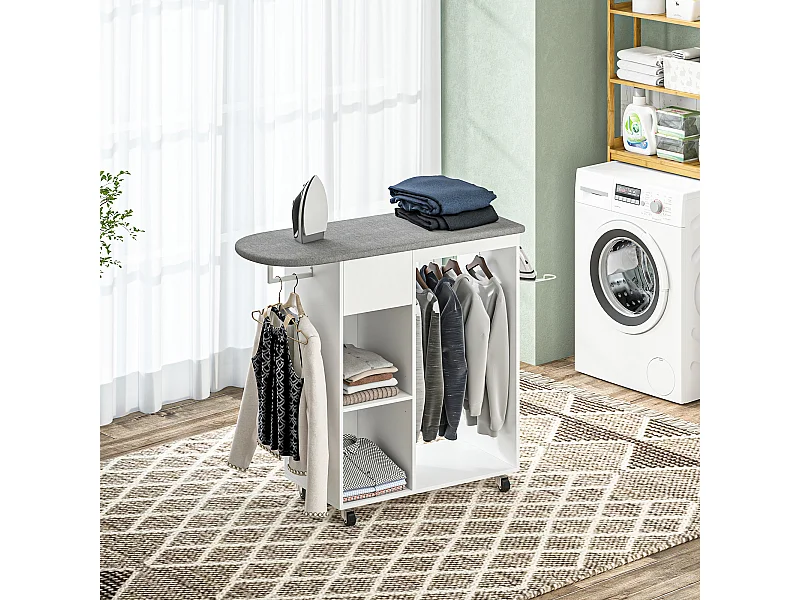 Mobile asse da stiro con ruote porta ferro e barra per abiti bianco