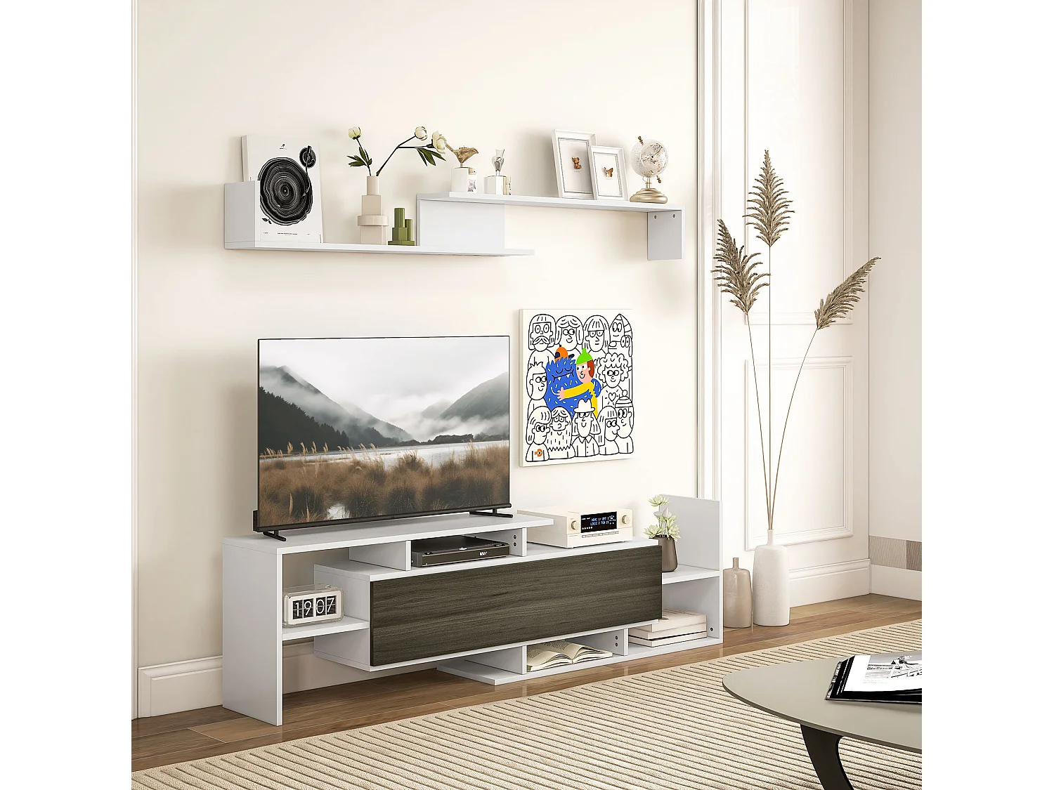 Mobile tv con mensola a muro, ripiani aperti e armadietto in legno