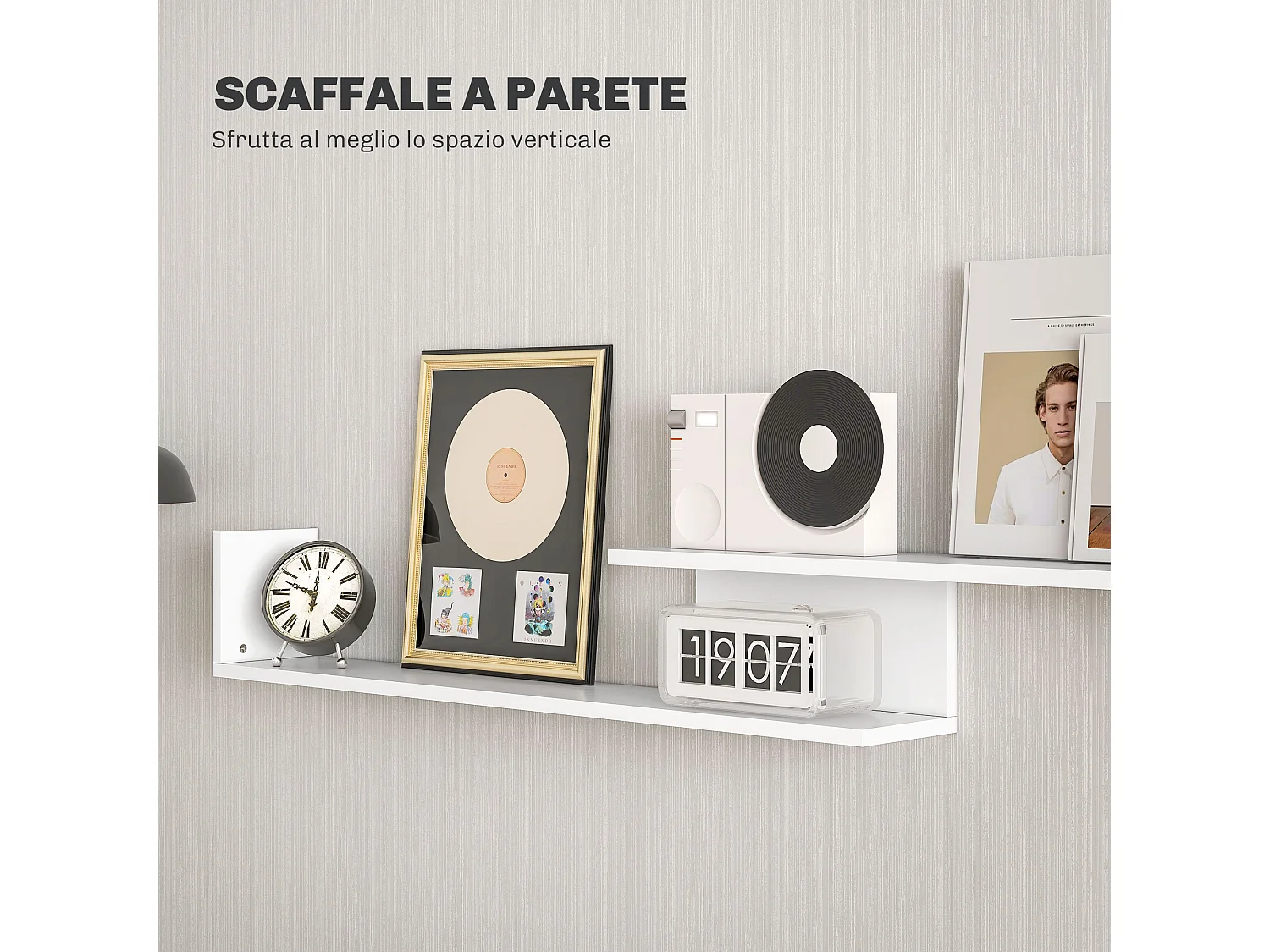 Mobile tv con mensola a muro, ripiani aperti e armadietto in legno