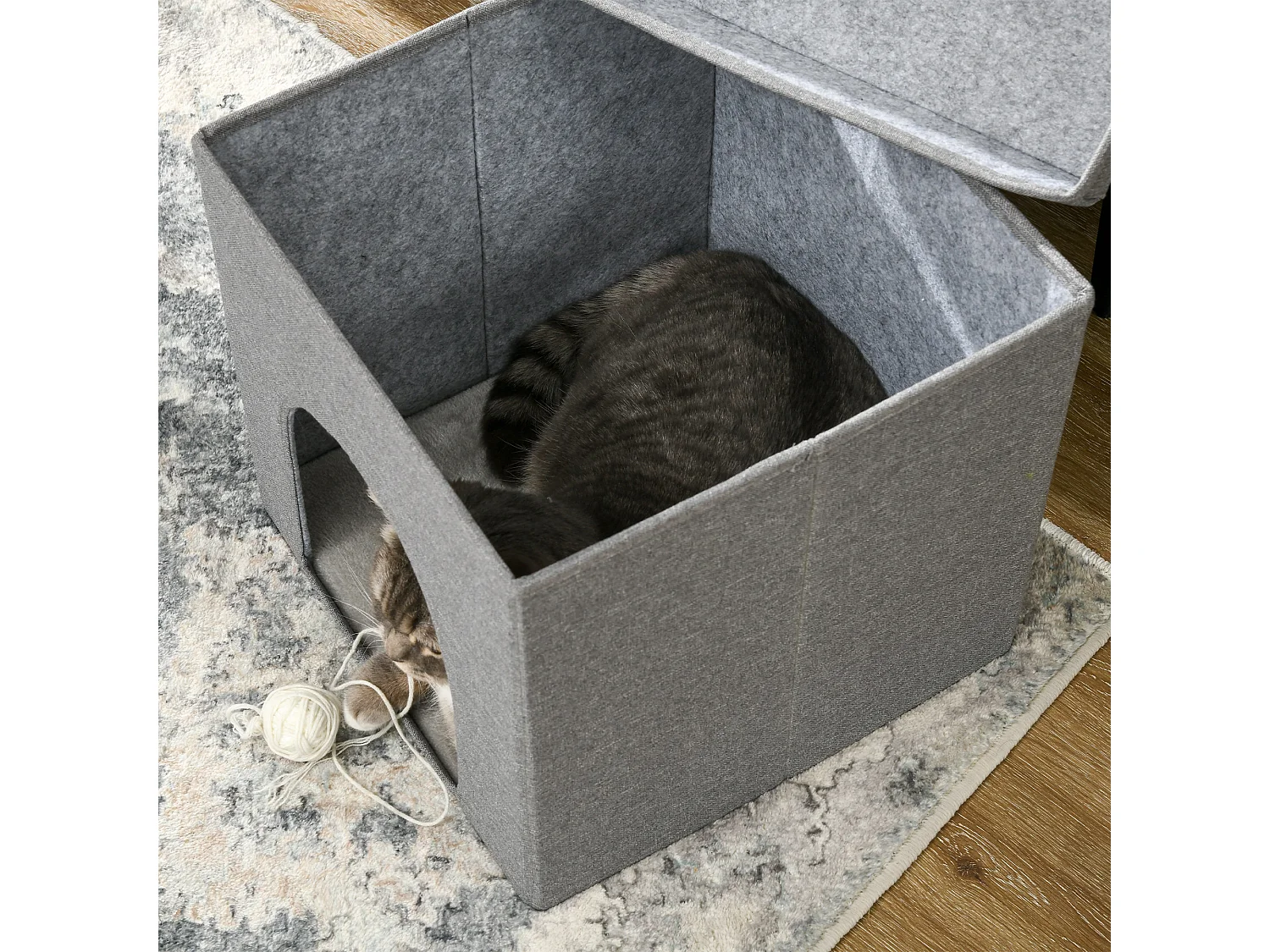 Casetta per gatti a cubo pieghevole con cuscino e tiragraffi grigio