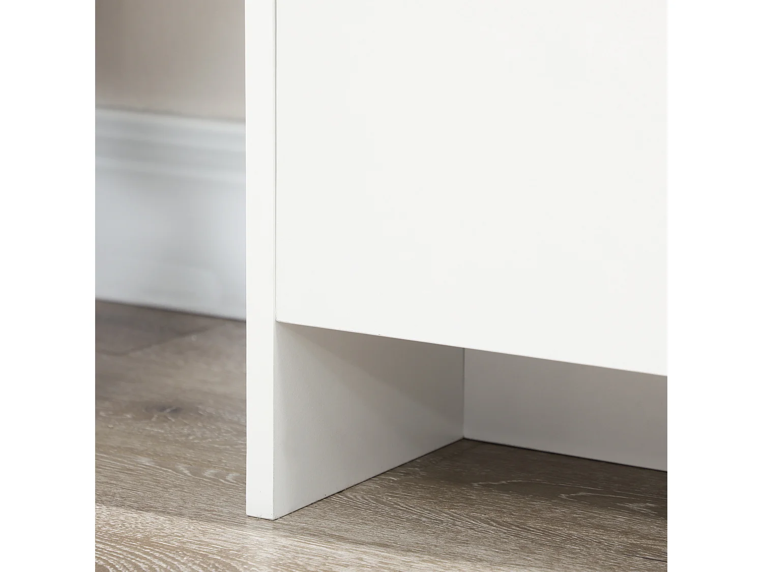 Credenza moderna a 12 ripiani interni in truciolato bianco