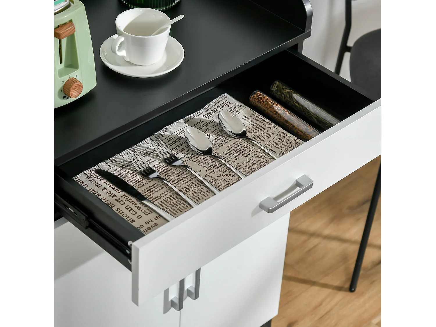 Mobiletto con cassetto di legno con ripiano regolabile