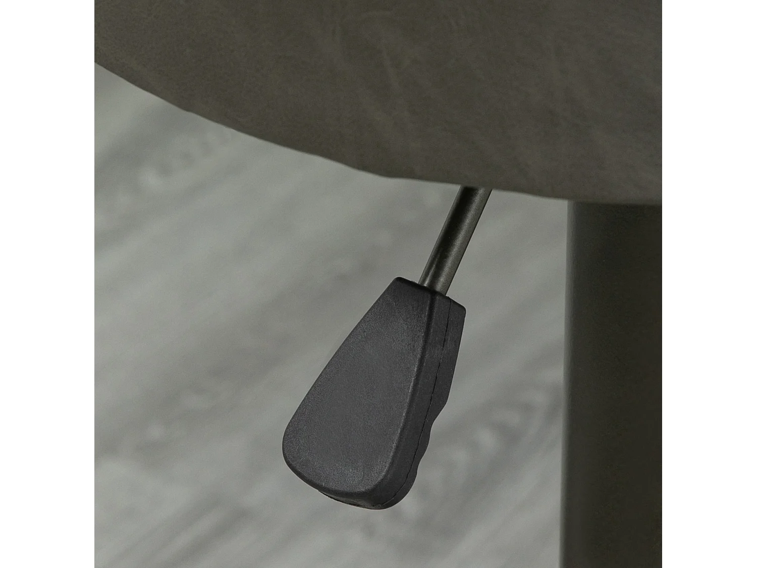 Set 2 sgabelli alti girevoli con poggiapiedi altezza regolabile