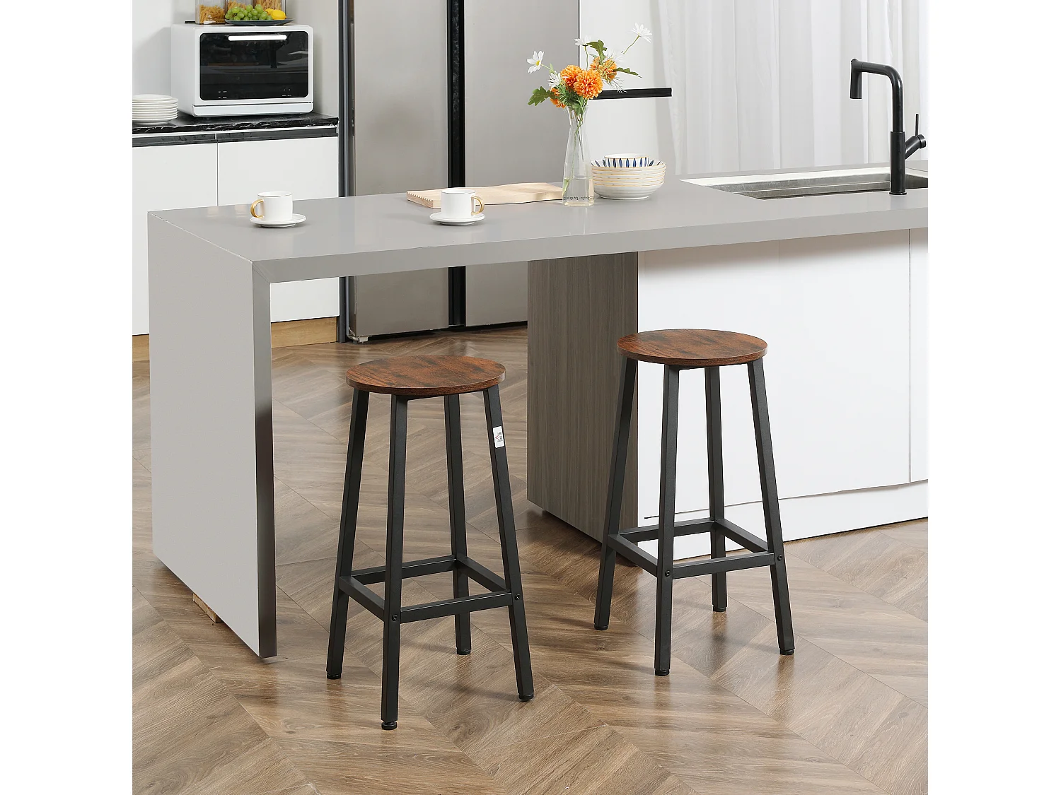 Set 2 sgabelli da bar con poggiapiedi e piano d'appoggio liscio