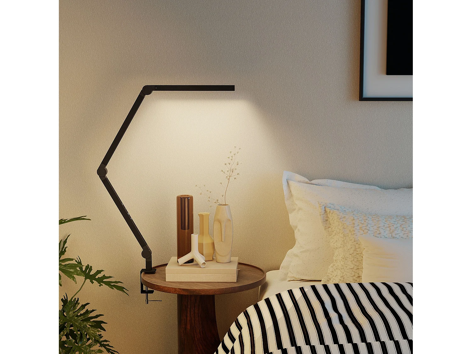 Lampada da scrivania dimmerabile con morsetto e braccio regolabile