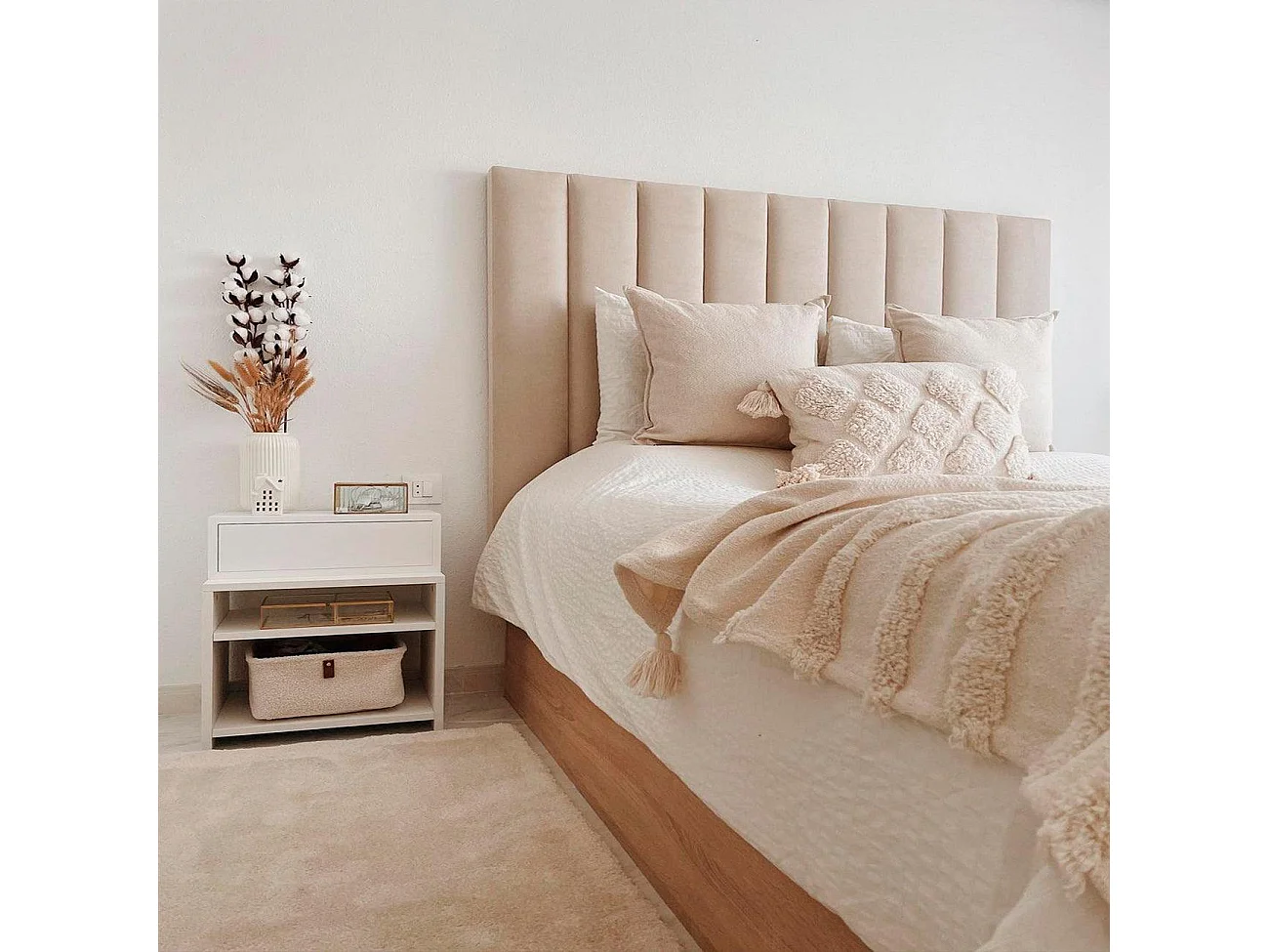 Tête de lit nordique tapissée lignes verticales tissu anti-taches Beige pour lit de 135 cm - 145x125 cm