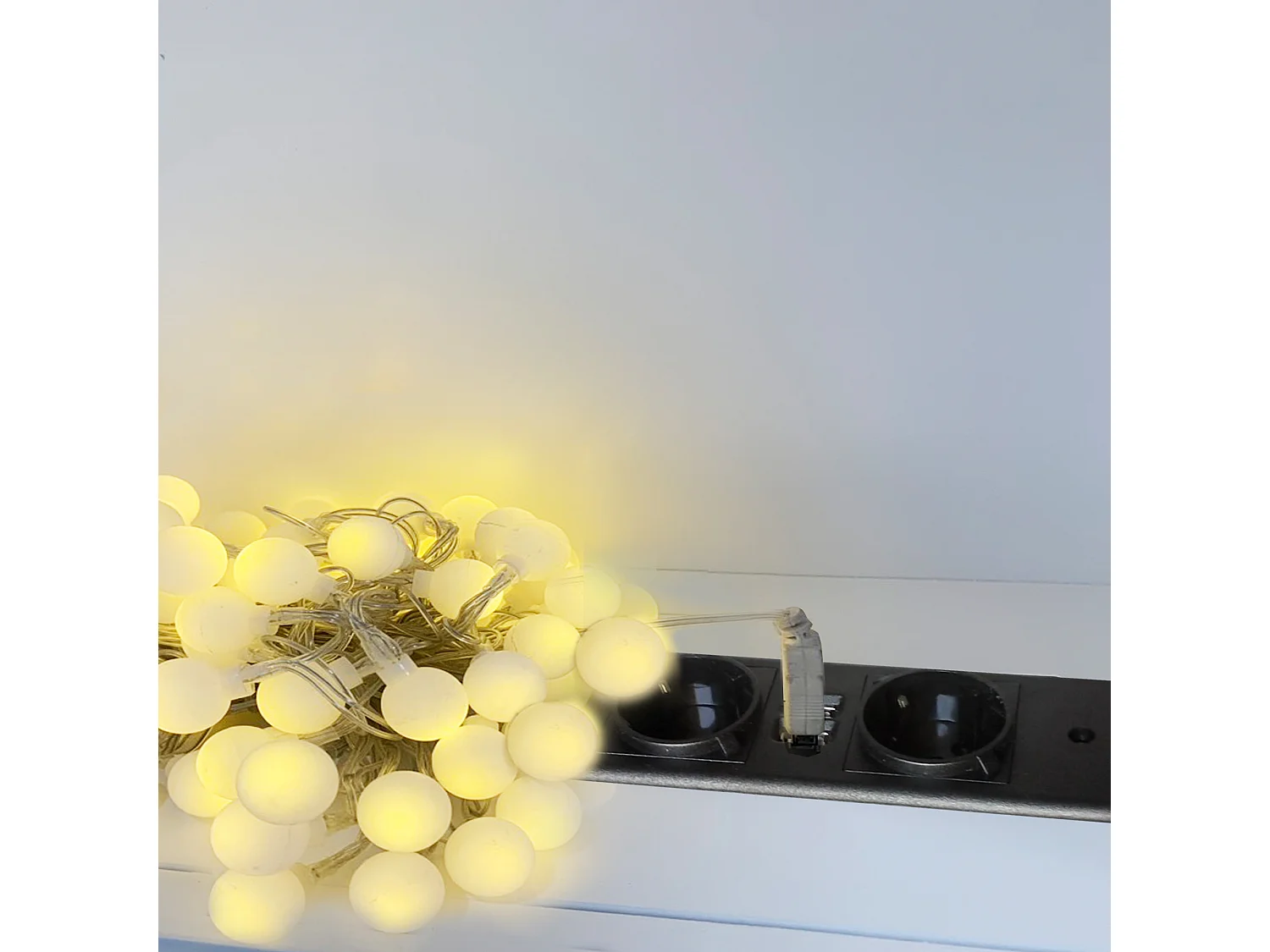 Canapé-lit enfant 140 x 200 cm avec lit gigogne 90 x 190 cm - avec USB et nombreux rangements - bois - blanc