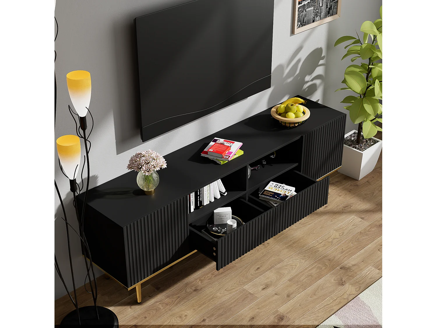 Moderno mueble de TV con patas y molduras doradas, gran capacidad de almacenamiento para salón, color negro.