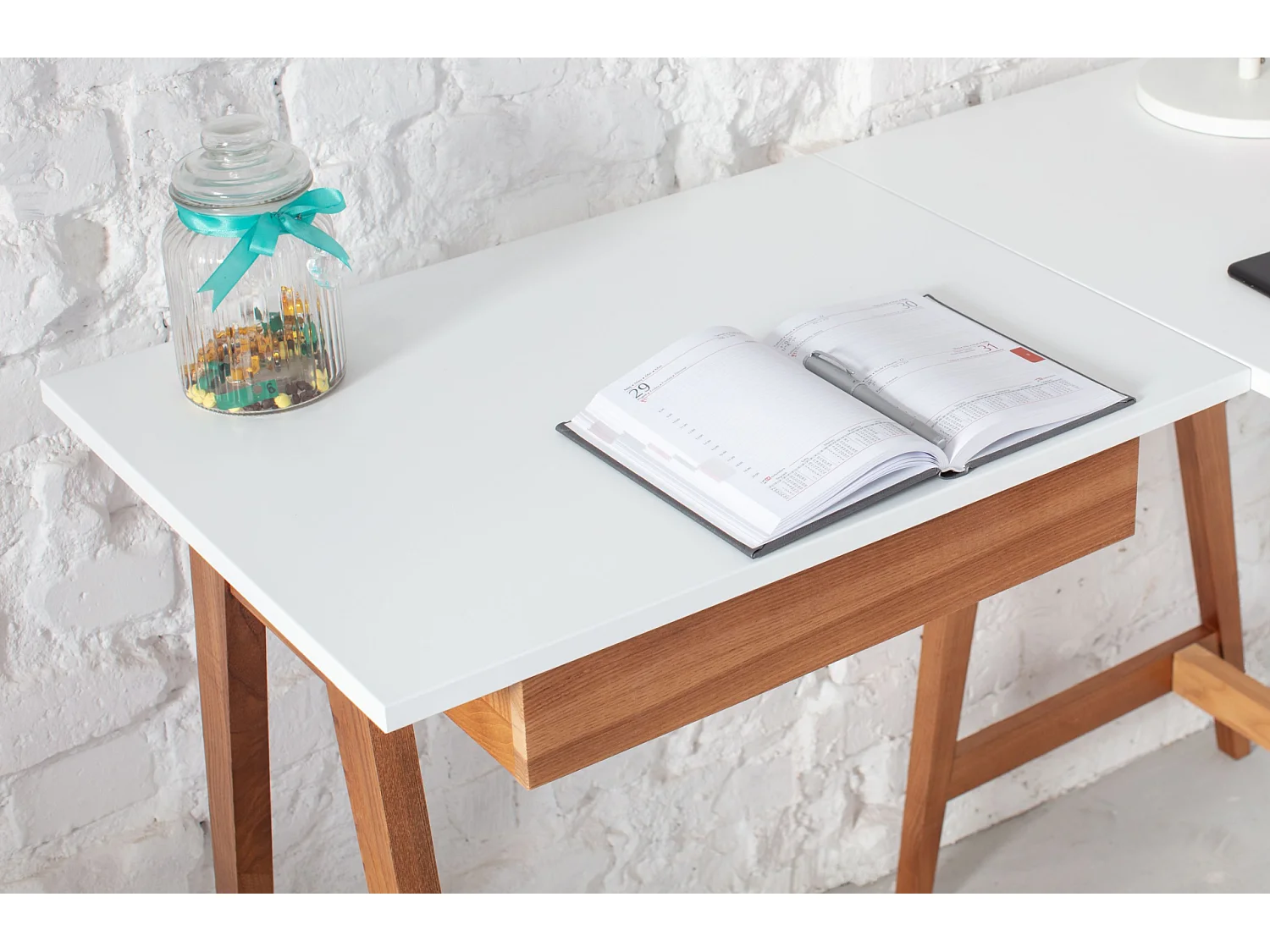 Bureau d'angle avec tiroir 115 x 85 cm Luka Blanc | Pieds Chêne | Côté droit