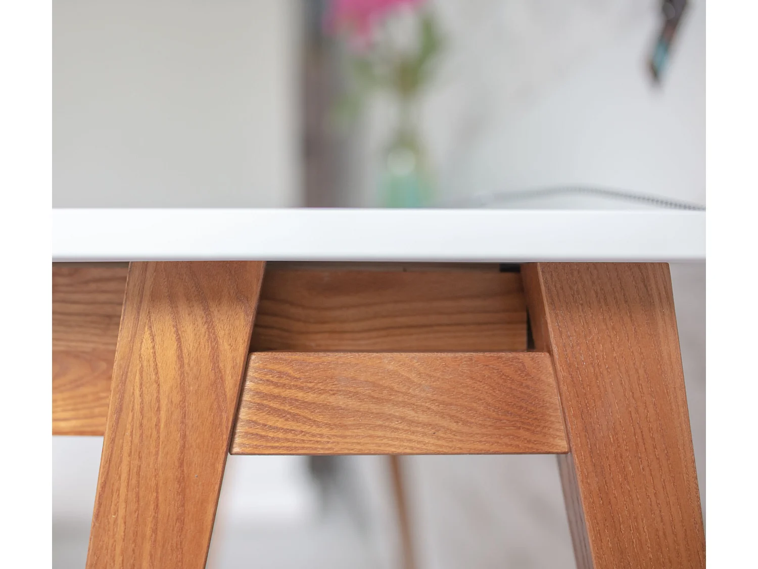 Scrivania angolare con cassetto 115x85cm Luka Bianco | Gambe rovere | Lato sinistro