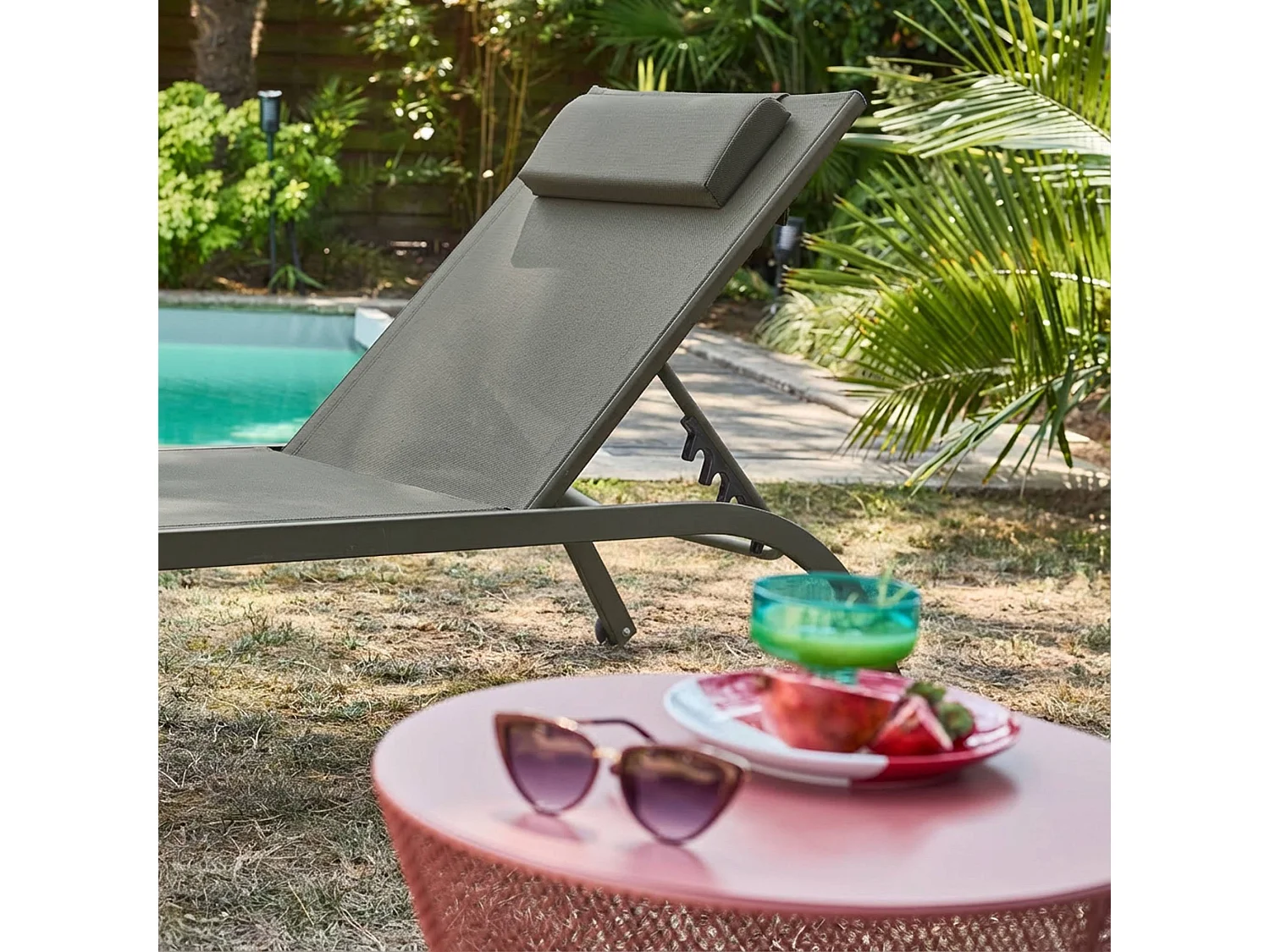 Tumbona de acero multiposición con cojín y ruedas, set de 2 verde kaki