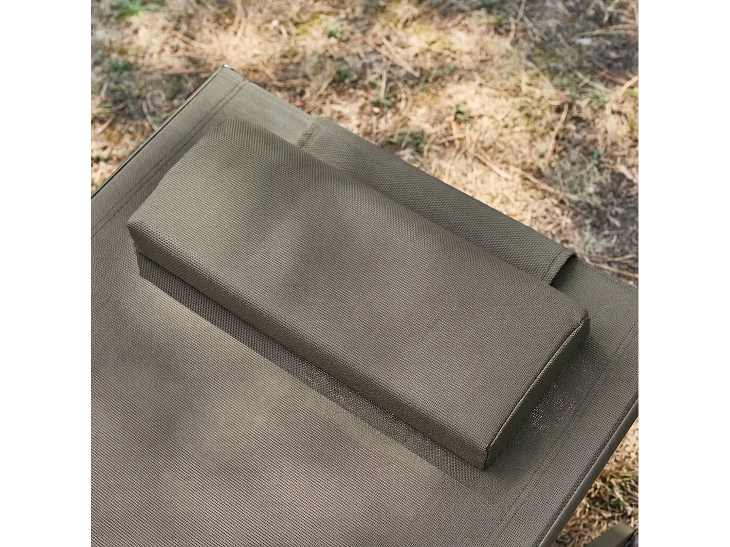 Tumbona de acero multiposición con cojín y ruedas, set de 2 verde kaki