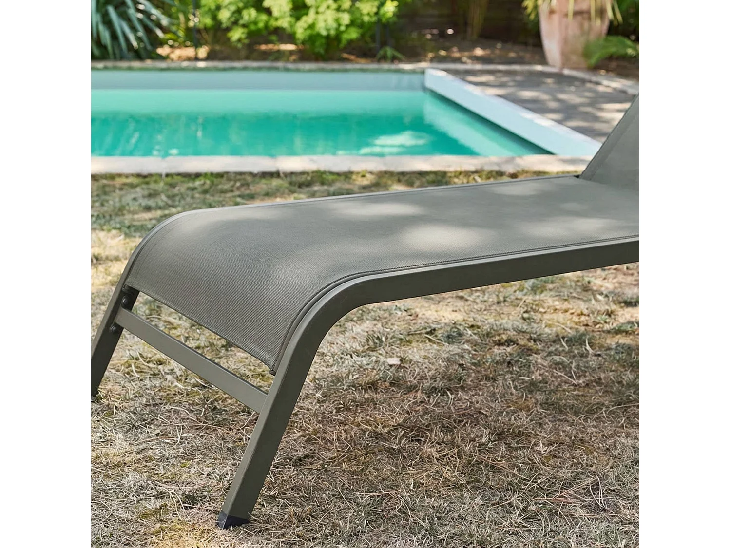 Tumbona de acero multiposición con cojín y ruedas, set de 2 verde kaki