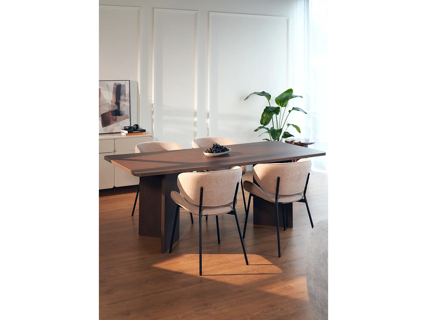 Table à manger rectangulaire – aspect Frêne brun – bords arrondis, piètement plein – 204x90 cm – QUBEO