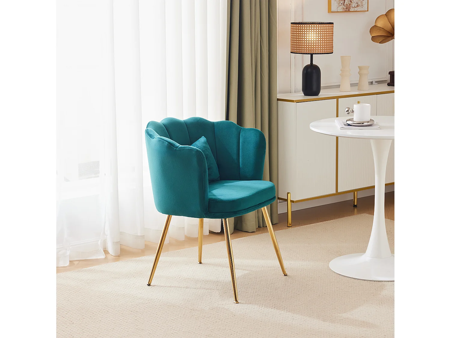 Chaise de salle à manger velours, dossier pétale avec coussin papillon, piètement métal doré – vert