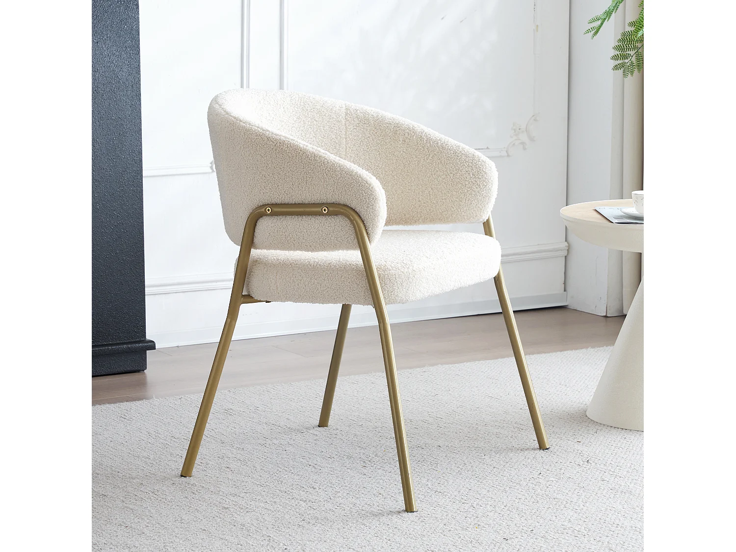 Eetkamerstoel (1 stoel) - gouden poten en lamsvacht rugleuning - wit
