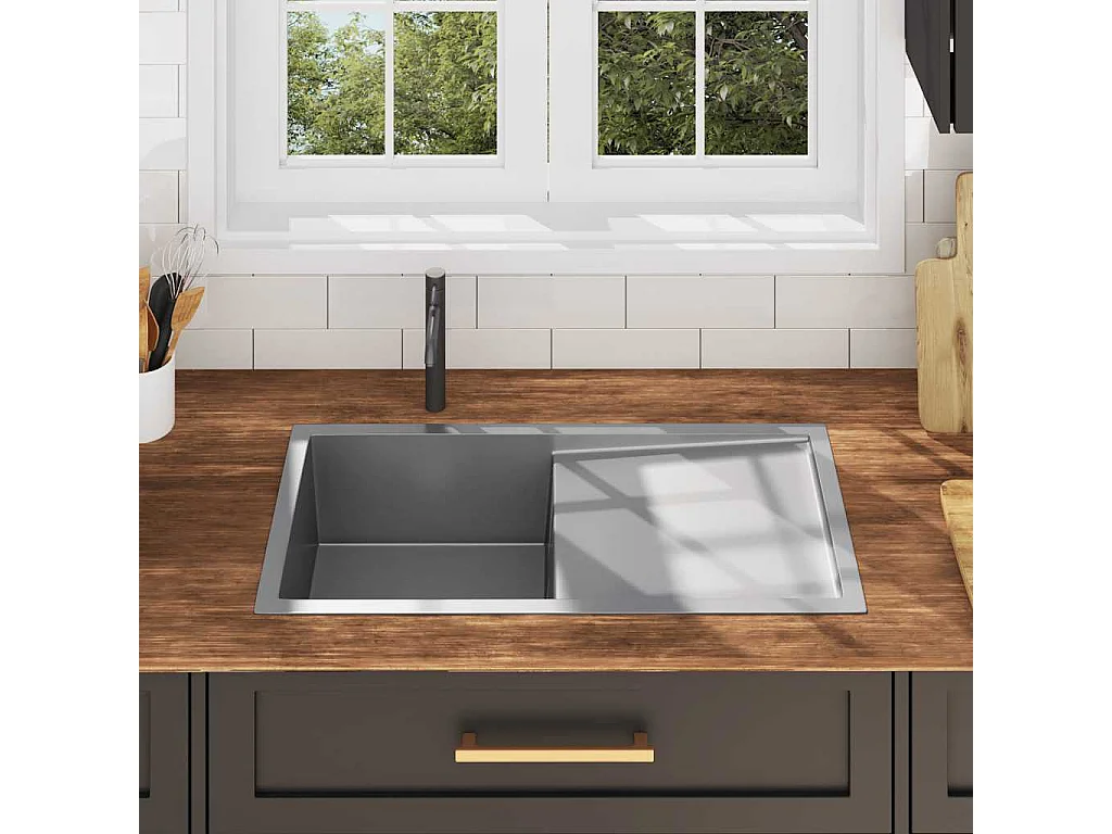 Handgefertigte Küchenspüle aus Edelstahl