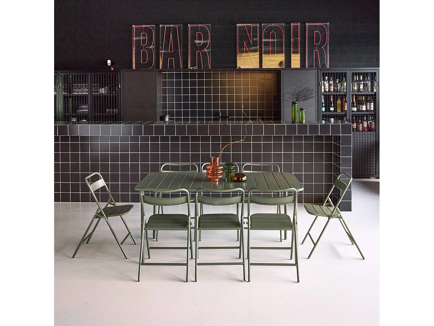 Table de jardin métal + 8 assises kaki. Amelia 160 x 90 x H 72.5cm