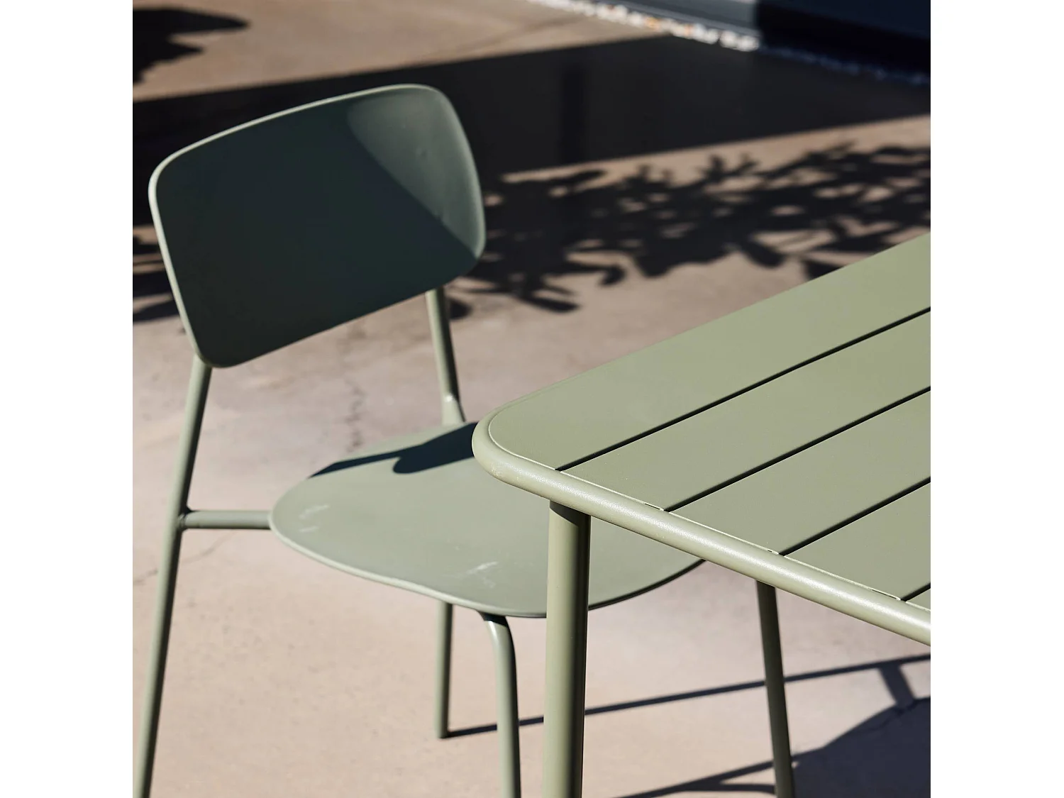 Set tavolo da giardino in metallo con 6 sedie, verde kaki