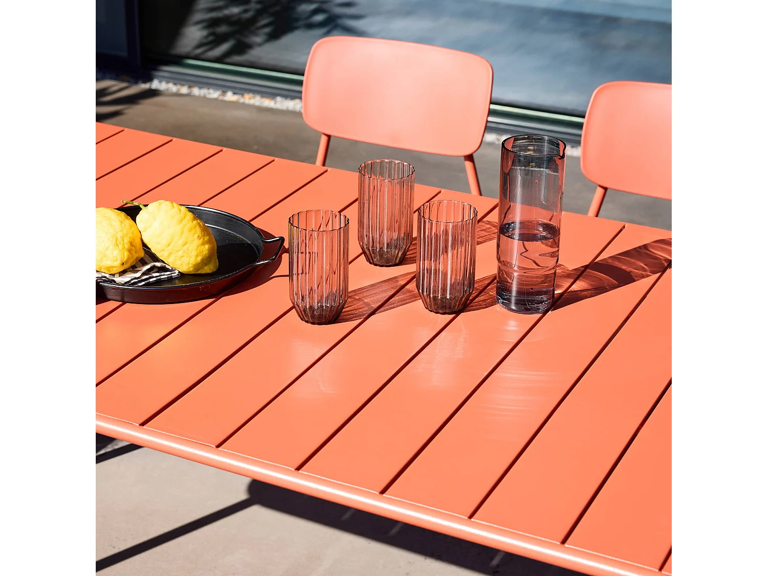 Table de jardin métal + 6 assises terracotta. Amélia + Liva 160 x 90 x 72.5cm