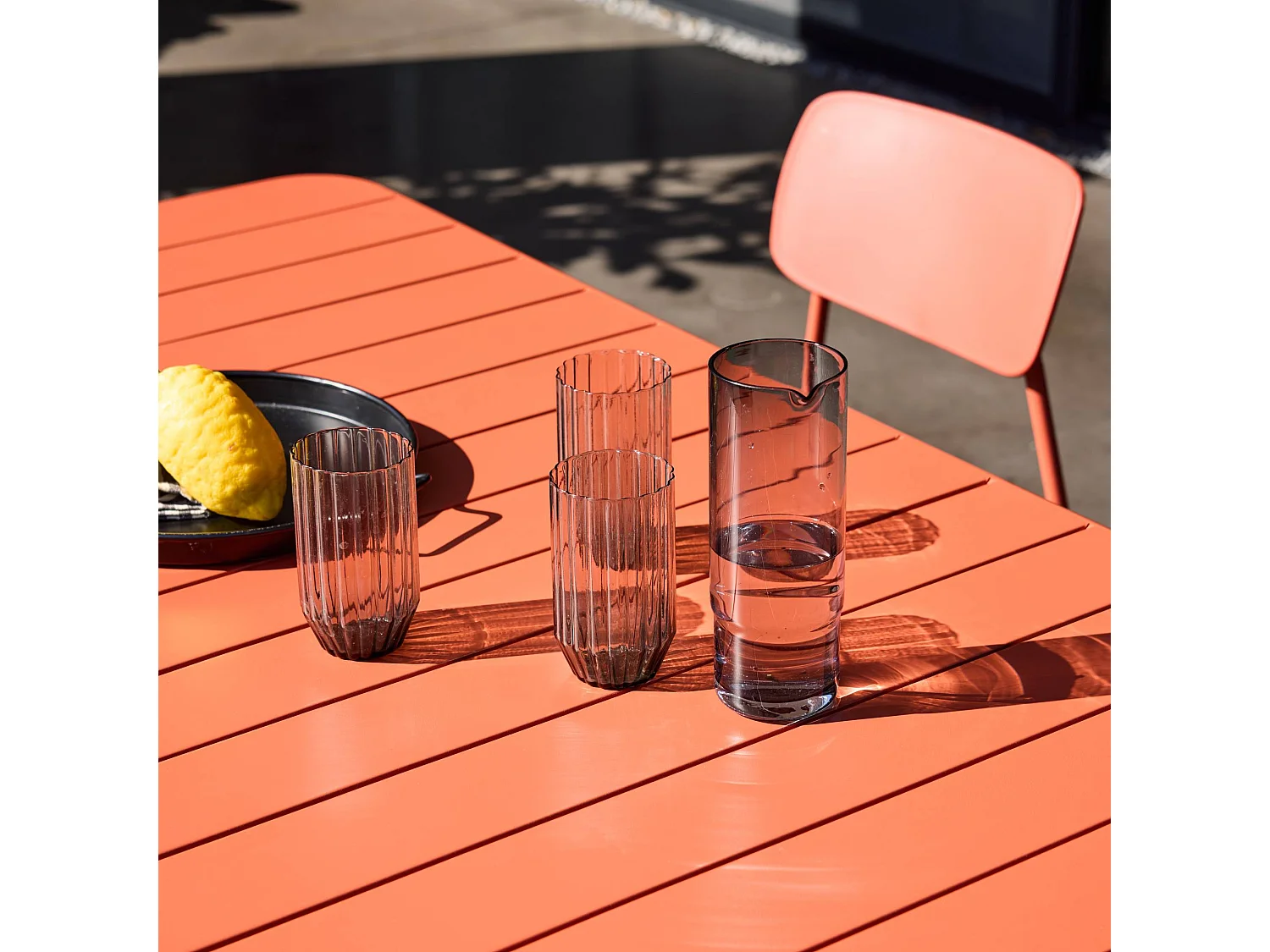 Table de jardin métal + 6 assises terracotta. Amélia + Liva 160 x 90 x 72.5cm