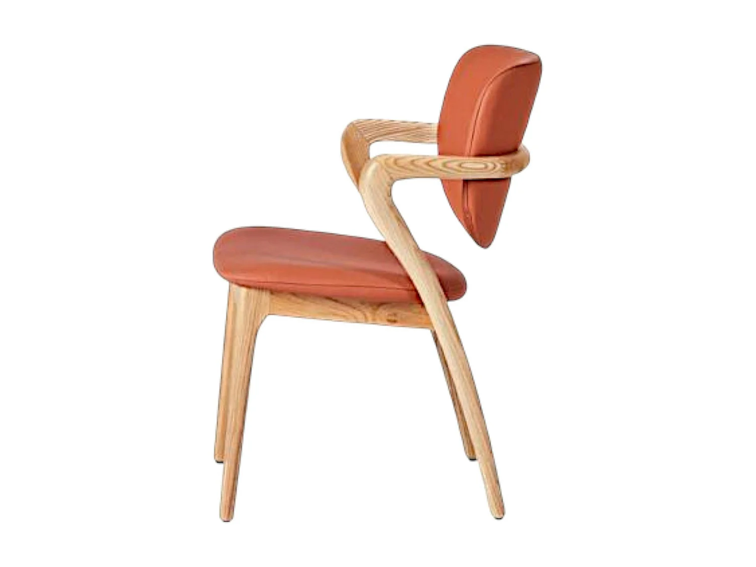 Chaise en cuir terracotta, accoudoirs bois clair ALDER