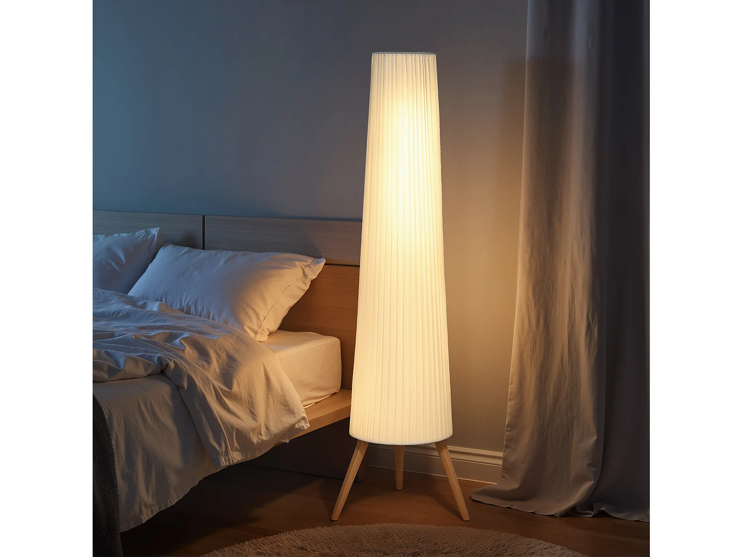 Lampada da terra treppiede con interruttore a pedale