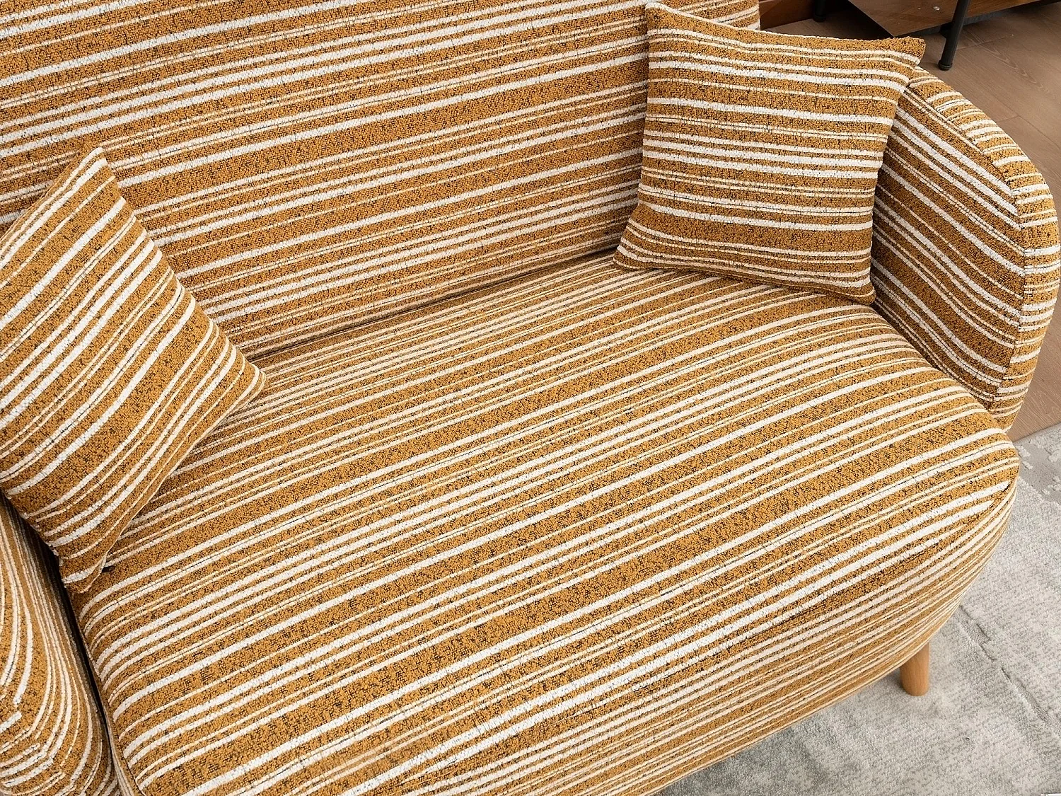 Linea 2.0 - Petit Canapé 2 Places Jaune - Extrêmement Robuste 250kg, Tissu Bouclé avec Poches - Parfait pour les Petits Espaces et Toutes les Pièces