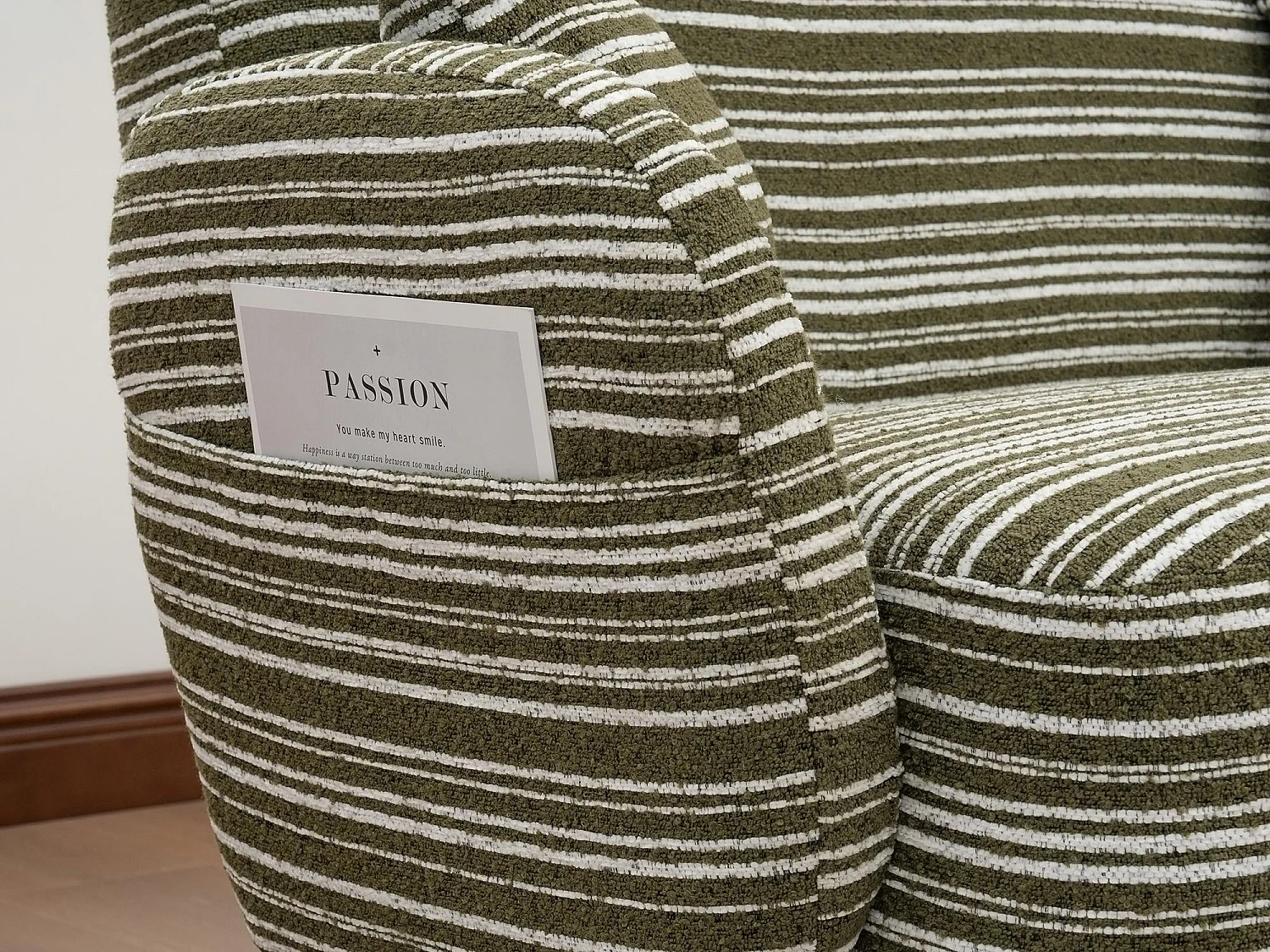 Linea 2.0 - Petit Canapé 2 Places 121cm Large - Extrêmement Robuste 250kg, Tissu Bouclé avec Poches - Parfait pour les Petits Espaces et Toutes les Pièces