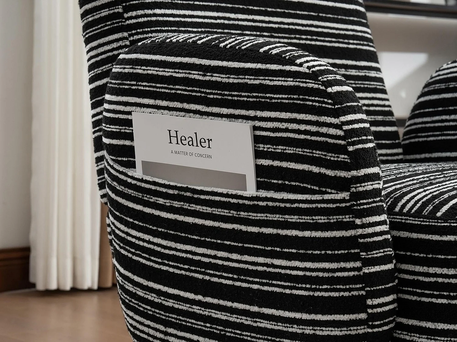 Linea 1.0 - Relaxfauteuil Bouclé met Armleuningen en Zakjes - Ergonomisch Comfort - Voor het Decoreren van Elke Kamer