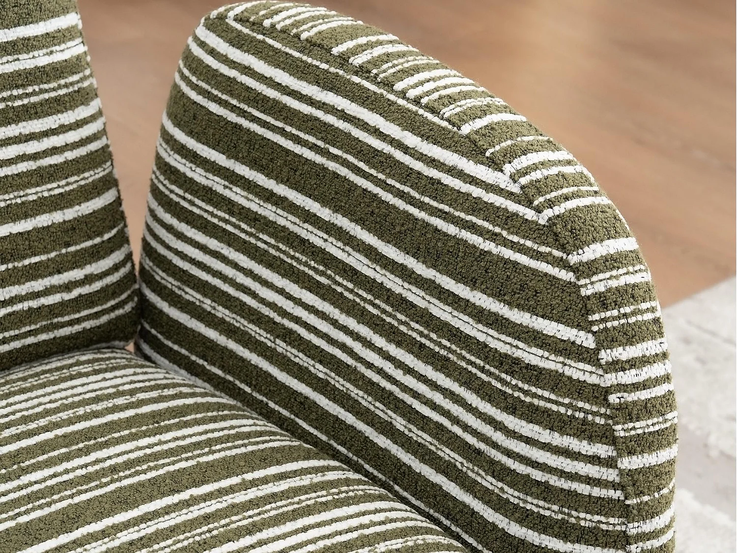 Línea 1.0 - Sillón Relax Bouclé con Reposabrazos con Bolsillos - Confort Ergonómico - Color Caqui - Para Decorar Cualquier Habitación