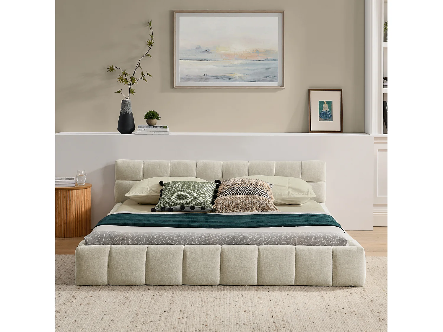 Lit double 140×200 cm en chenille douce, design capitonné carré, cadre en eucalyptus écologique & métal, montage facile – Beige