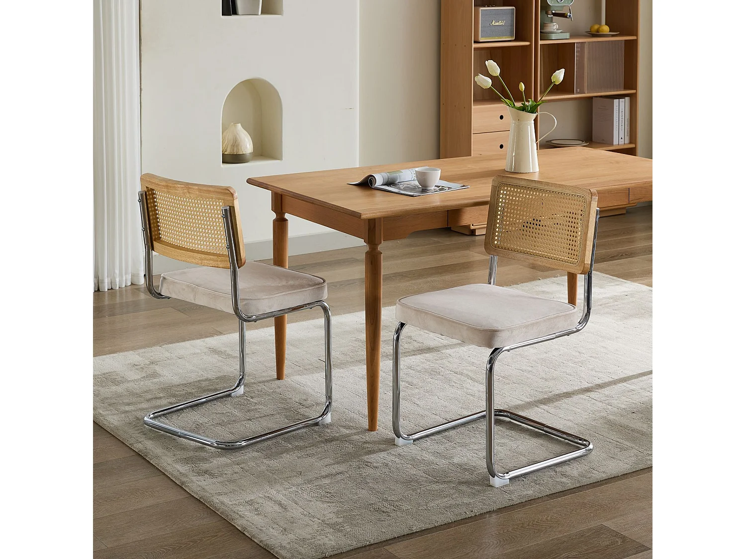 Lot de 2 chaises de salle à manger – Dossiers en rotin – Assises rembourrées en velours – Beige