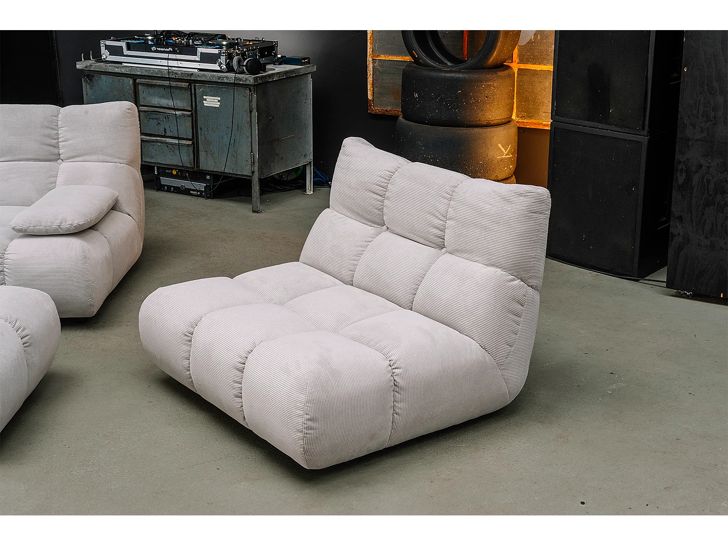 Sofá esquinero Pufs tapizados Sillones giratorios Set - plata Pana - VIVIEN