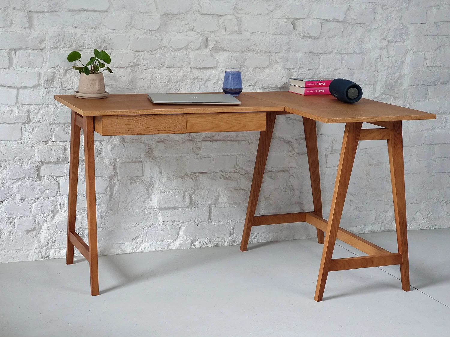 Bureau d'angle avec 2 tiroirs 135 x 85 cm Luka Noyer | Côté droit
