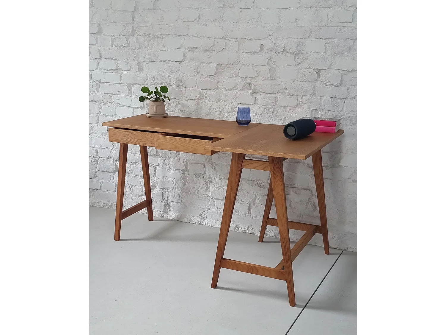 Bureau d'angle avec 2 tiroirs 135 x 85 cm Luka Noyer | Côté droit