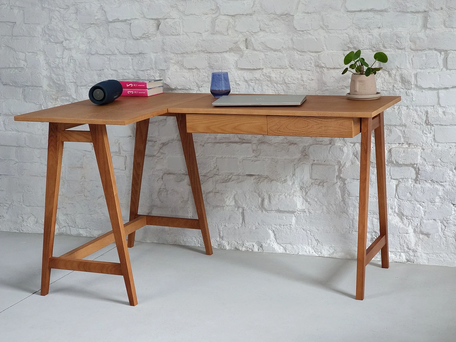 Bureau d'angle avec 2 tiroirs 135 x 85 cm Luka Frêne teinté noir | Côté gauche